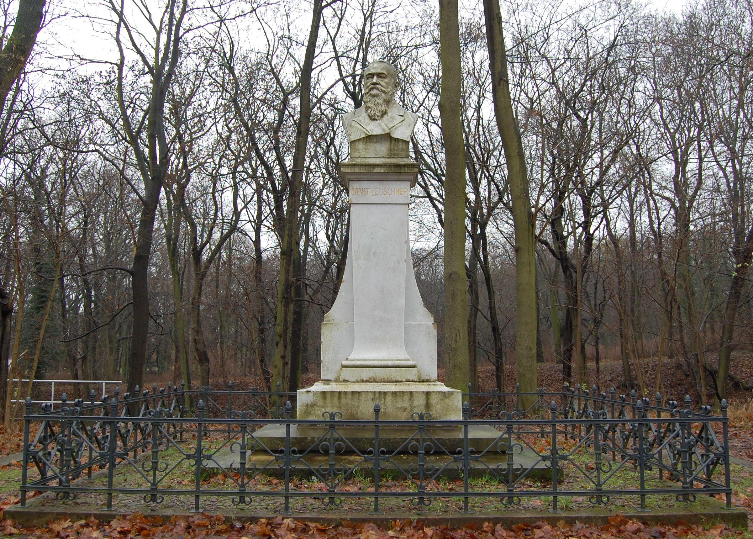 Ernst-Leuschner-Denkmal